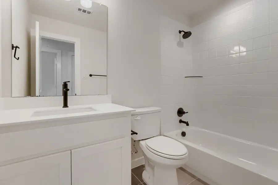 3137 Sir Judge - Full Bathroom