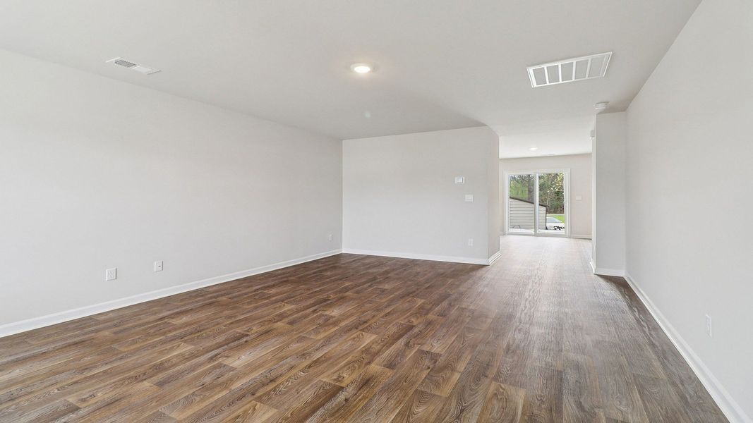 Spacious, unfurnished interior of a new home in Hunter's Branch, Hopkins (Image 12).
