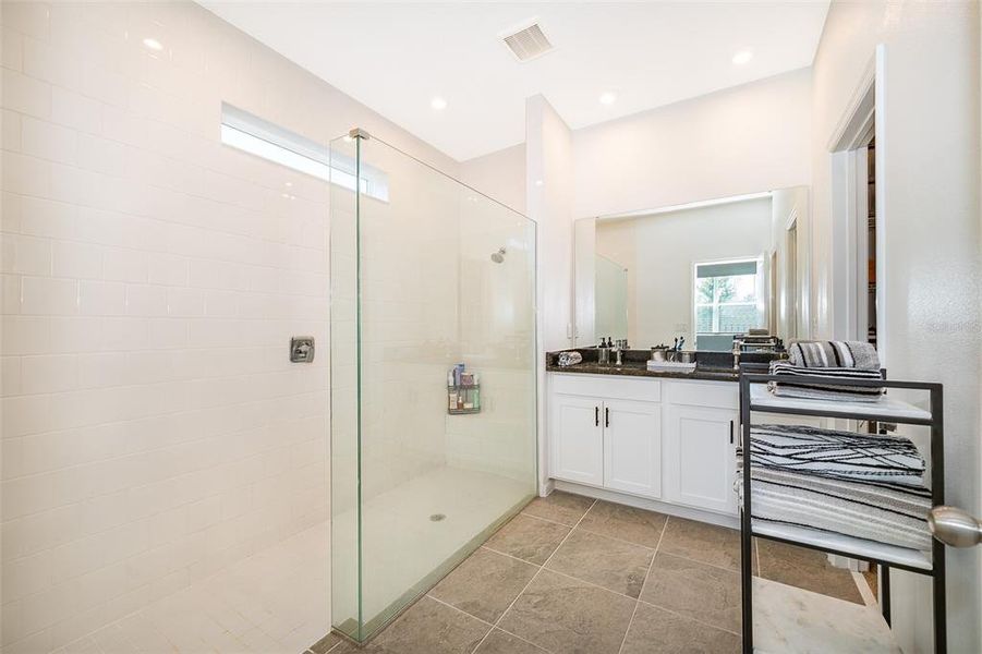 Furnished interior view inside a new home in , Kissimmee (Image 15).