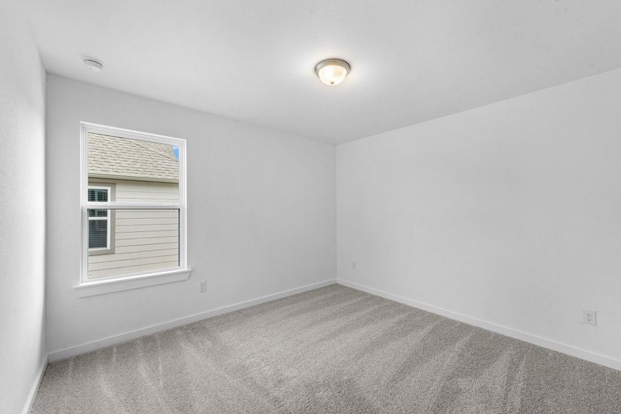 Spacious, unfurnished interior of a new home in Huntington Place, Rosharon (Image 17).