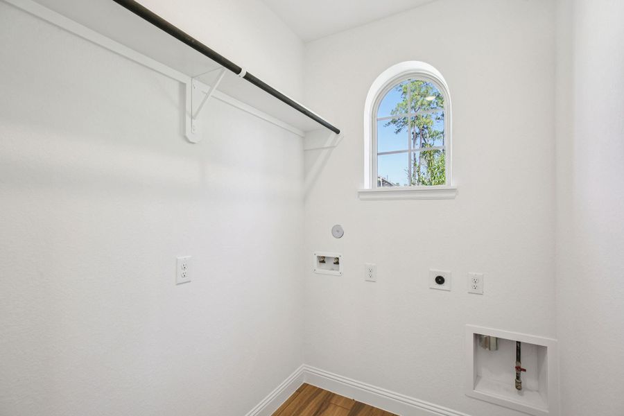 Spacious, unfurnished interior of a new home in Evergreen 40', Conroe (Image 27).