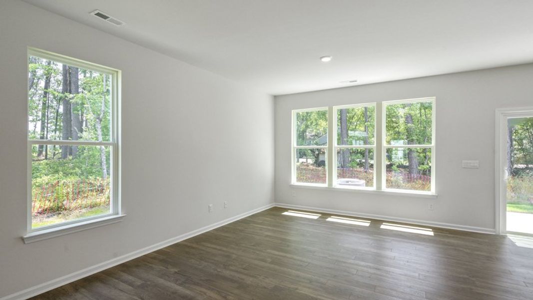 Spacious, unfurnished interior of a new home in Copper Run South, Durham (Image 15).