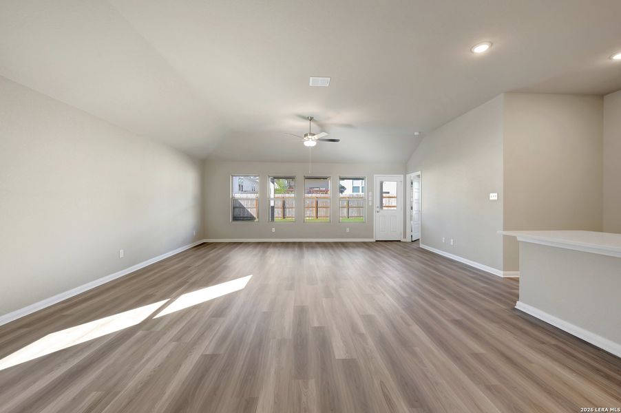 Spacious, unfurnished interior of a new home in Greenspoint Heights, Seguin (Image 29).