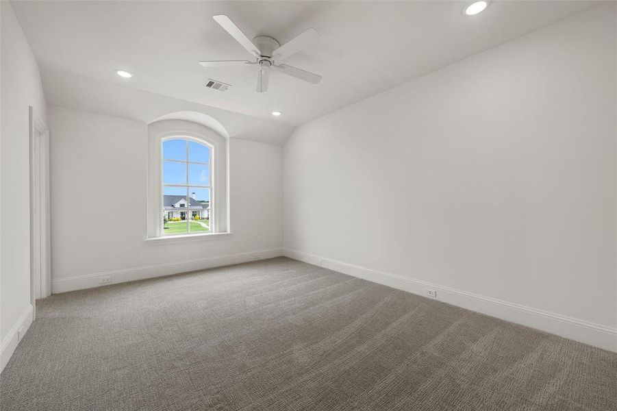 Spacious, unfurnished interior of a new home in , McGregor (Image 33).
