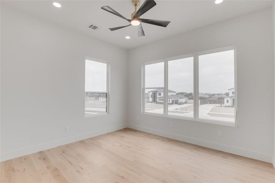 Spacious, unfurnished interior of a new home in , Red Oak (Image 29).