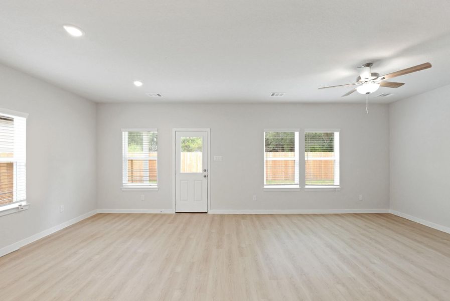 Spacious, unfurnished interior of a new home in Russell Ranch, Bay City (Image 16).