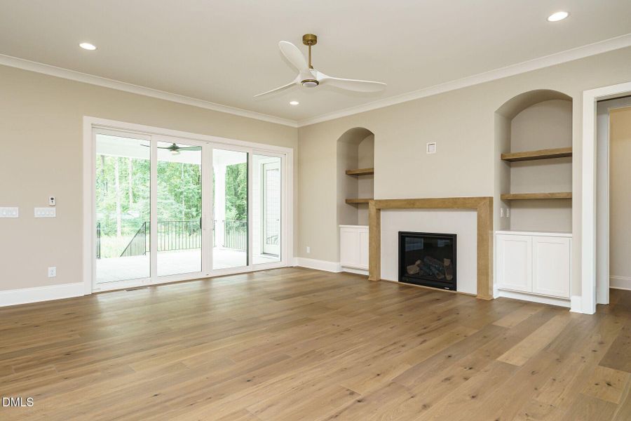 005-1920x1080-living-room