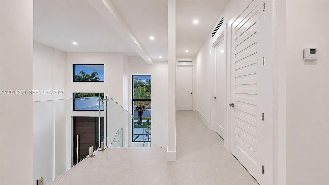 Spacious, unfurnished interior of a new home in , Miami Lakes (Image 71).