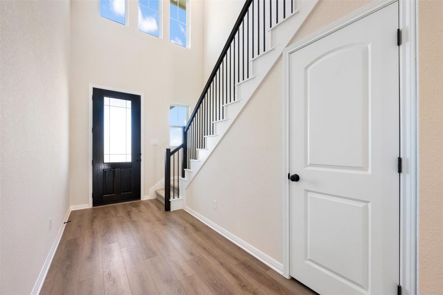 Representative images and renderings are for illustrative purposes. Actual structural options and design finishes of home may vary.