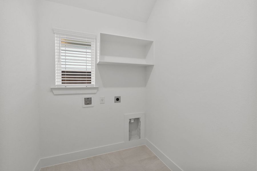 Spacious, unfurnished interior of a new home in Meridiana, Manvel (Image 21).