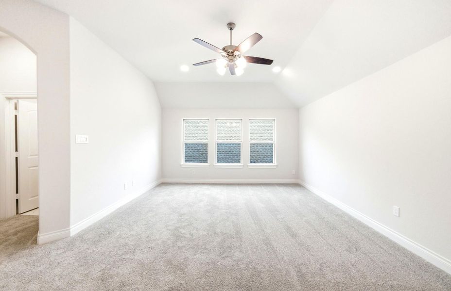 Spacious, unfurnished interior of a new home in The Highlands 55′, Porter (Image 19).