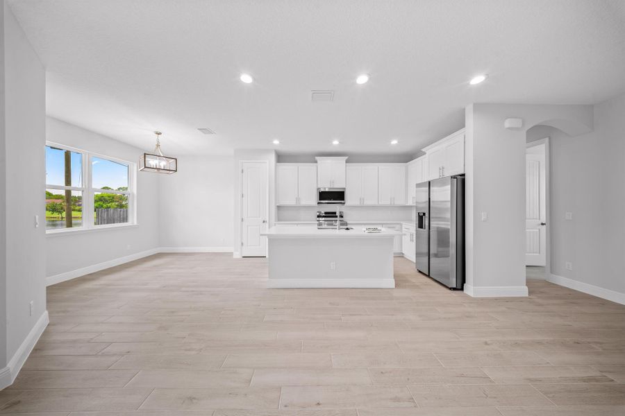 Spacious, unfurnished interior of a new home in , Port St. Lucie (Image 15).