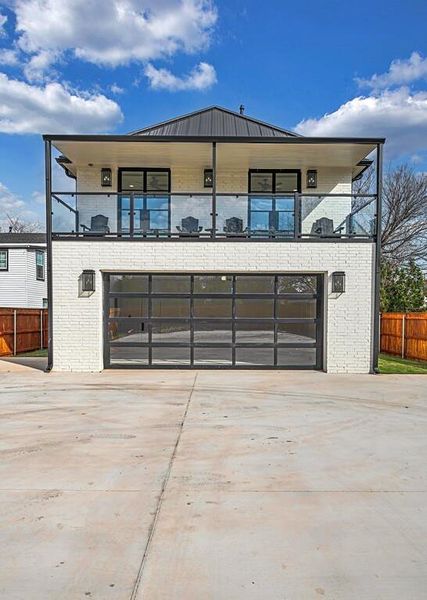 Exterior details and patio area of a home in , Waco (Image 29).