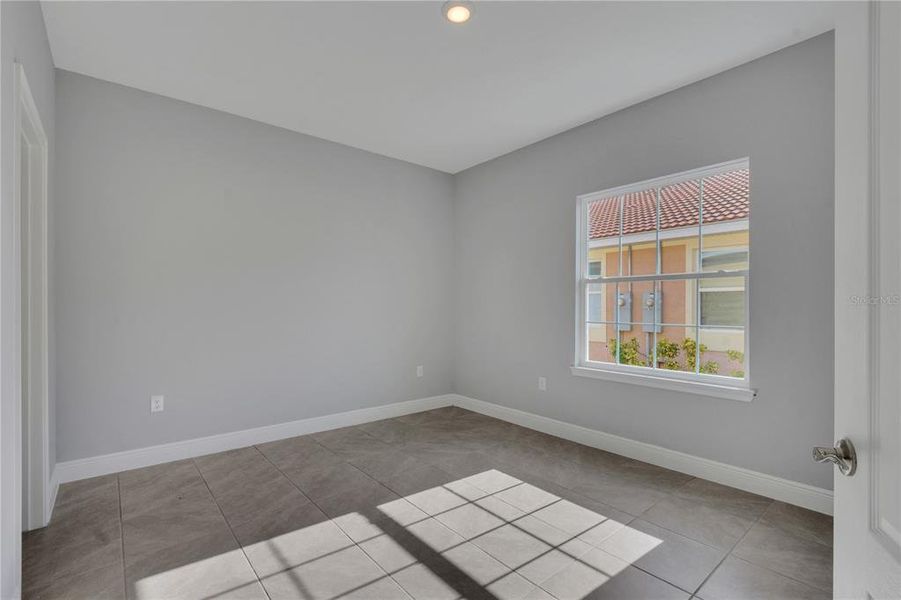 Spacious, unfurnished interior of a new home in , Kissimmee (Image 14).