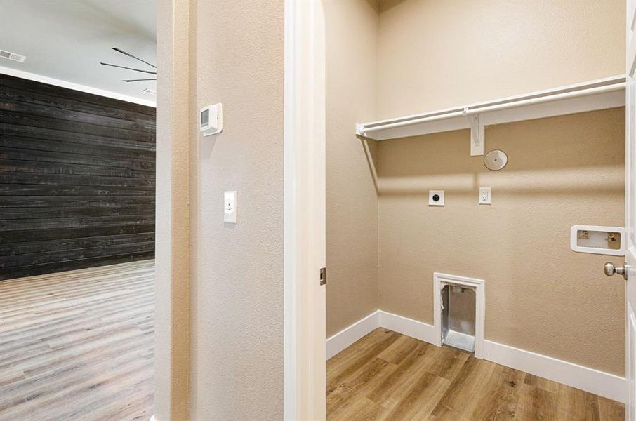 Spacious, unfurnished interior of a new home in , Bonham (Image 22).