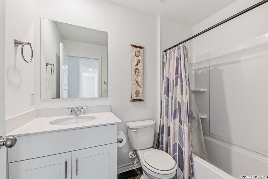 Furnished interior view inside a new home in Cinco Lakes, San Antonio (Image 10).