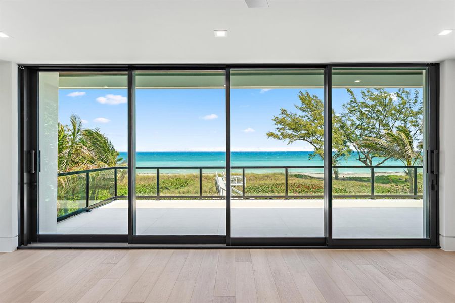 Furnished interior view inside a new home in , Jupiter Island (Image 18).