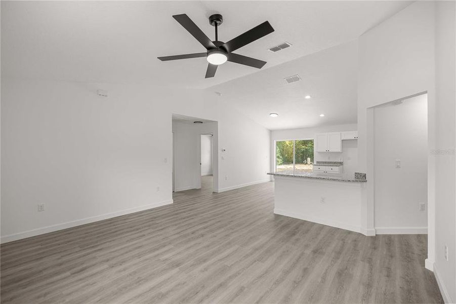 Spacious, unfurnished interior of a new home in , Dunnellon (Image 18).