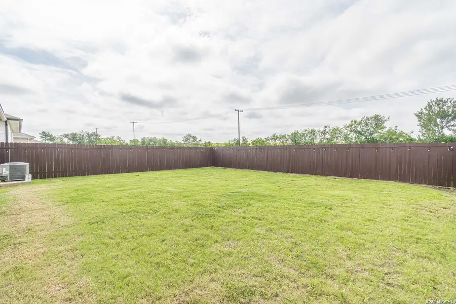Exterior details and patio area of a home in Arroyo Ranch, Seguin (Image 25).