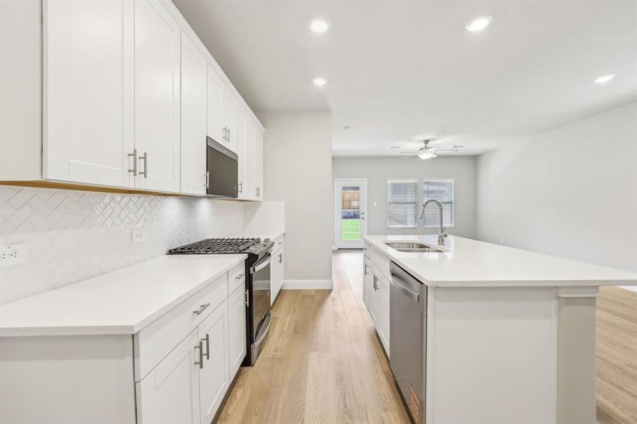 Photo is not of the actual home, but is an inspirational photo of builder’s model home and may depict options, furnishings, and/or decorator features that are not included. Photo is not of the actual home, but is an inspirational photo of builder’s model home and may depict options, furnishings, and/or decorator features that are not included.