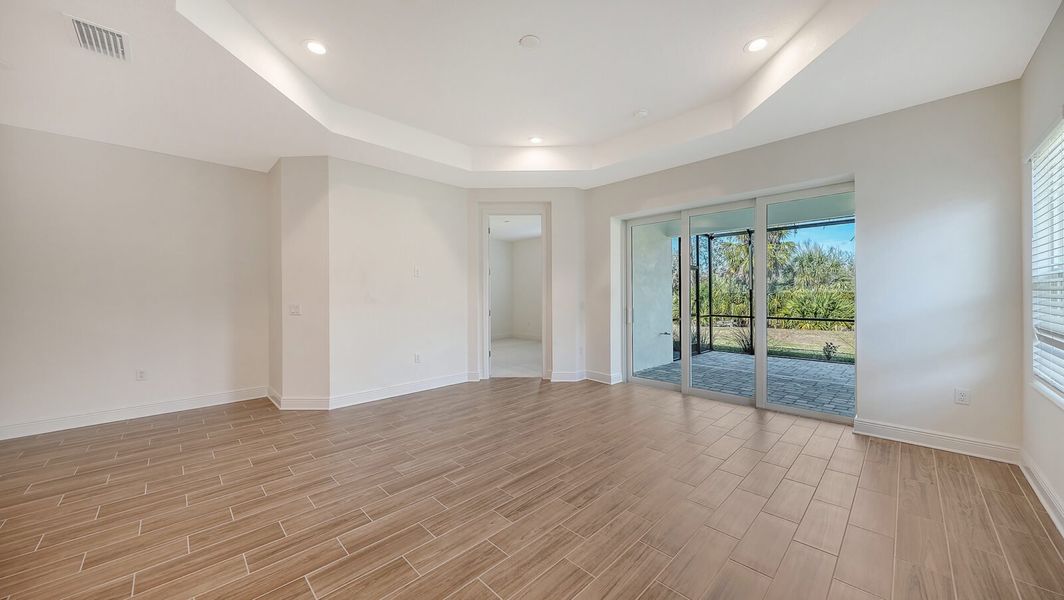 Spacious, unfurnished interior of a new home in Wildleaf, Parrish (Image 18).