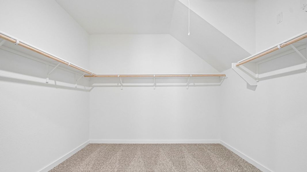 Spacious, unfurnished interior of a new home in Rosenbusch Ranch, Leander (Image 24).