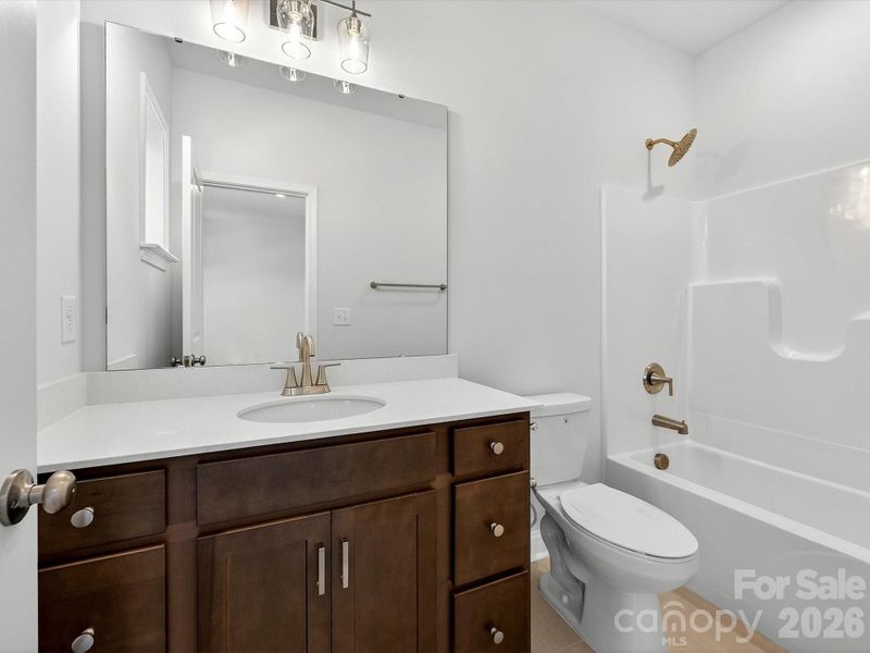 En Suite Guest Bath in BR #2