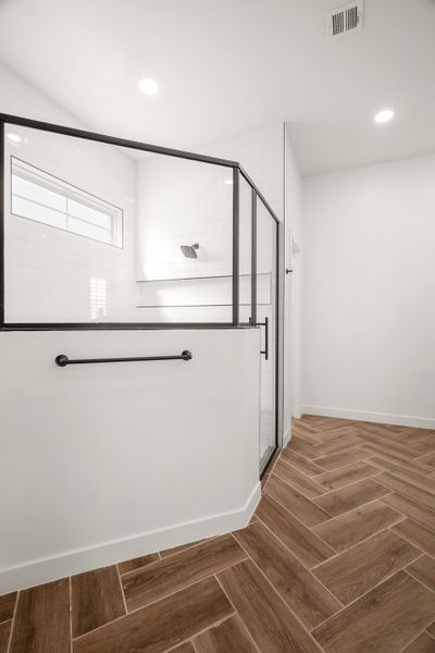 Spacious, unfurnished interior of a new home in Paseo Del Este Unit 9, El Paso (Image 34).