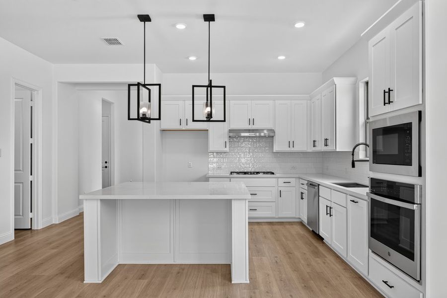 Furnished interior view inside a new home in Highland Lakes, McKinney (Image 4).