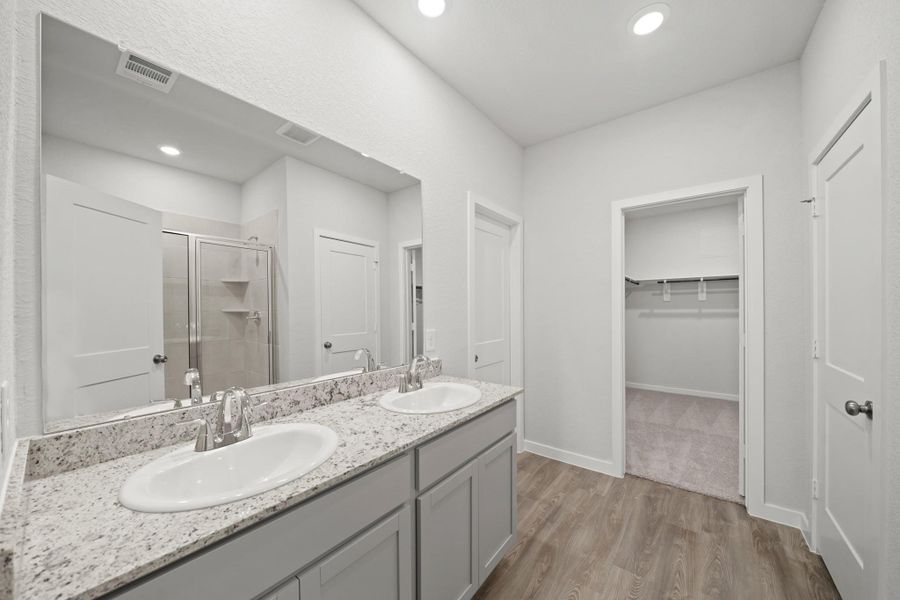 Furnished interior view inside a new home in Granger Pines, Conroe (Image 9).
