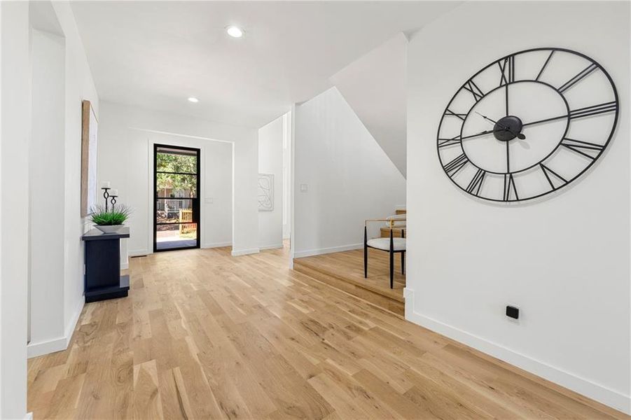 Spacious, unfurnished interior of a new home in , Atlanta (Image 24).