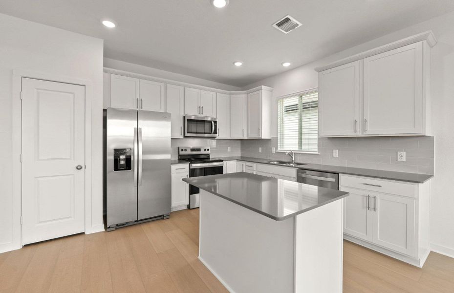 Furnished interior view inside a new home in Alto, San Marcos (Image 6).