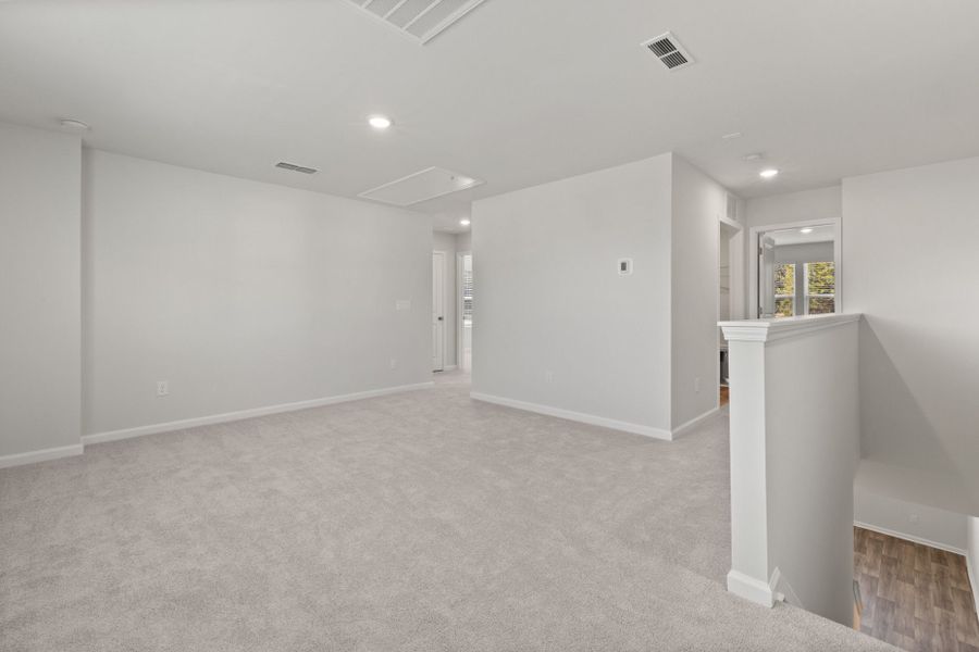 Spacious, unfurnished interior of a new home in Westford, Sanford (Image 22).
