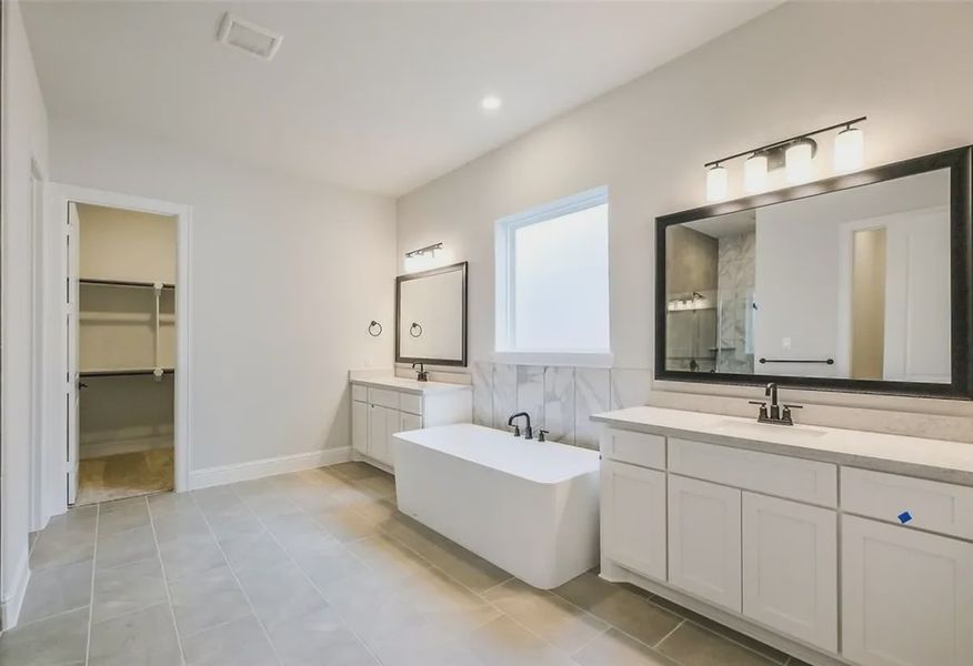 Plan 6015 primary bath - 12 of 22