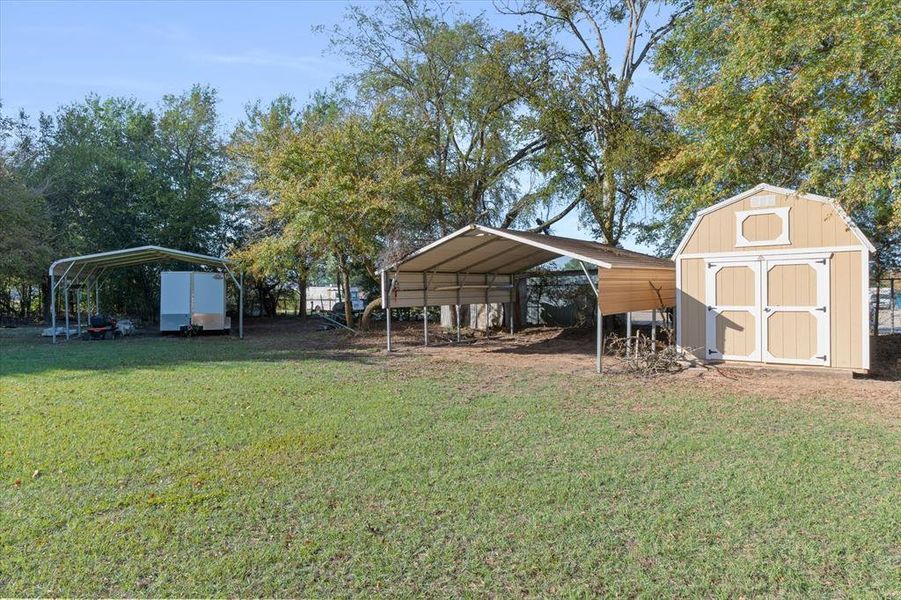 Exterior details and patio area of a home in , Ben Wheeler (Image 21).