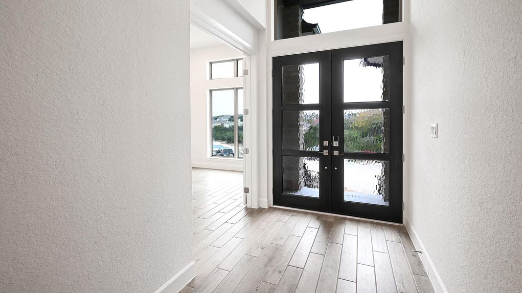 Spacious, unfurnished interior of a new home in Hidden Canyon 55', San Antonio (Image 15).
