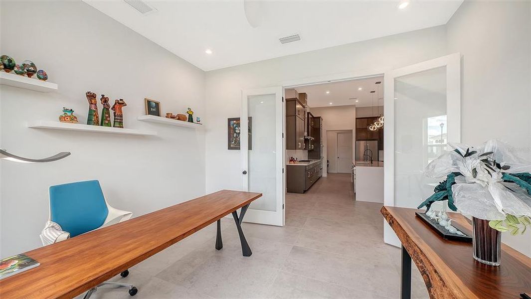 Furnished interior view inside a new home in , Sarasota (Image 44).