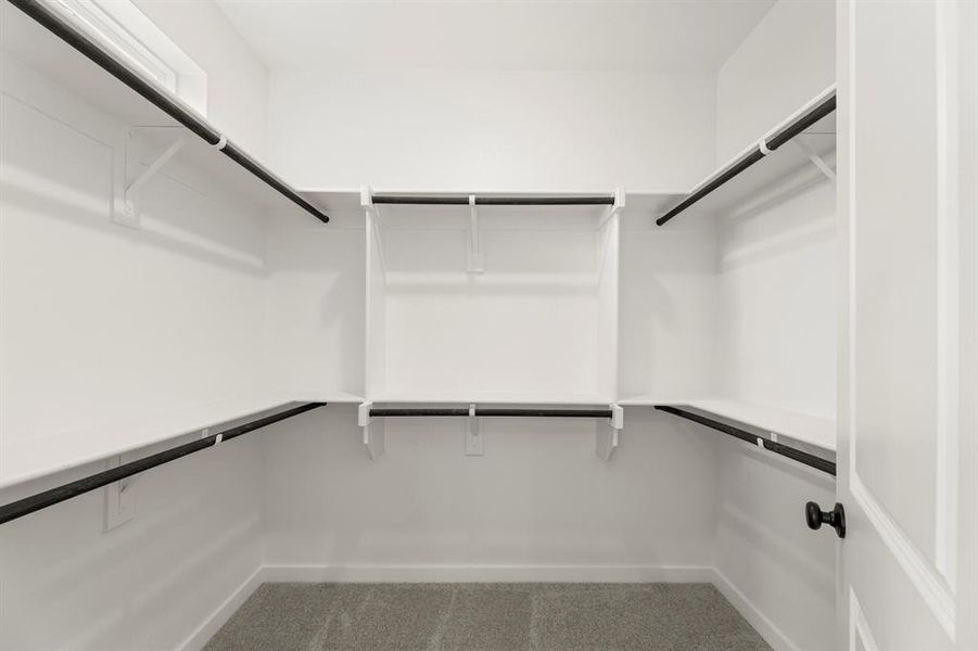 25. 847 Perdenales - Closet