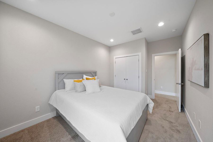 Furnished interior view inside a new home in Scranton Estates, Houston (Image 16). Furnished interior view inside a new home in Scranton Estates, Houston (Image 16).