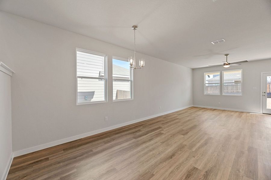 Spacious, unfurnished interior of a new home in Highland Ridge, New Braunfels (Image 14).