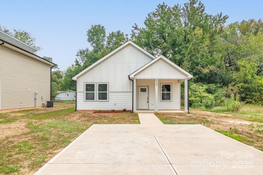 Image 36 of a home in .