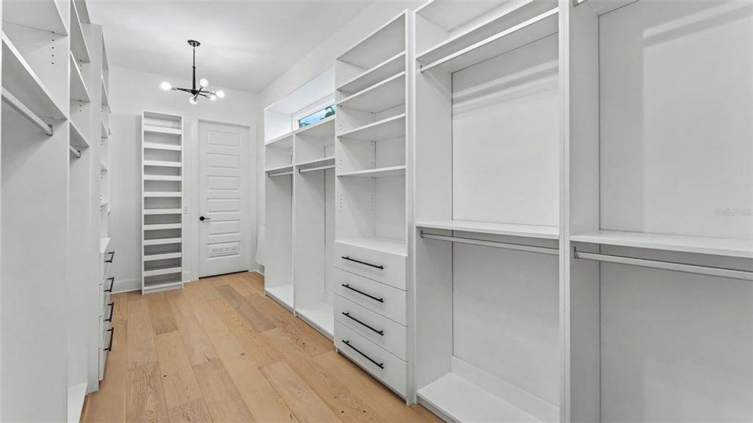 Spacious, unfurnished interior of a new home in , Lakeland (Image 48).