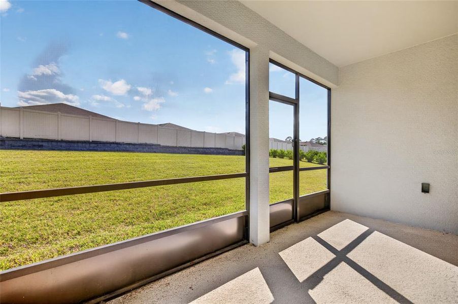 Exterior details and patio area of a home in , Ocala (Image 4).