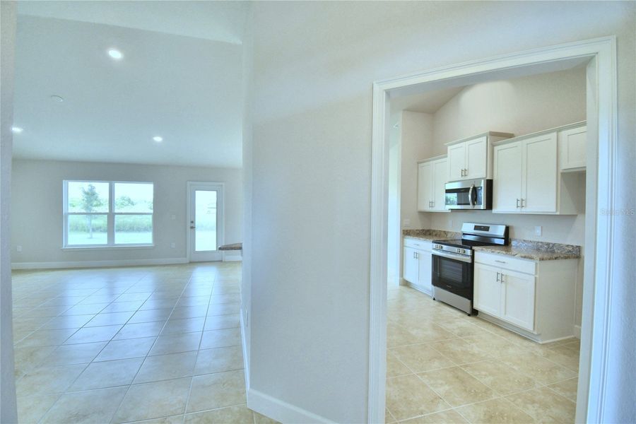 Spacious, unfurnished interior of a new home in Cadence Crossing, Auburndale (Image 17).