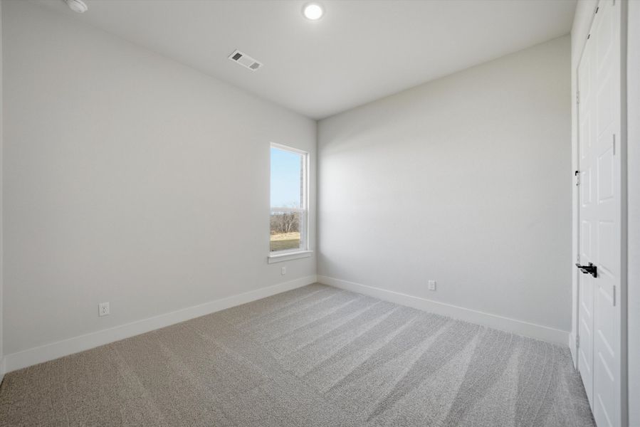 Spacious, unfurnished interior of a new home in Eagle Ridge Estates, Weatherford (Image 18).