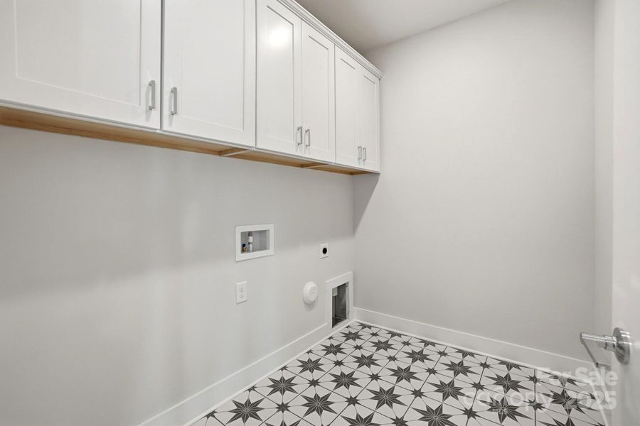 Spacious, unfurnished interior of a new home in Rone Creek, Waxhaw (Image 18).