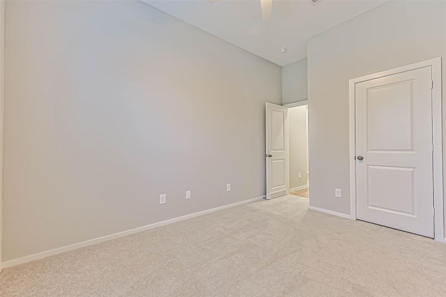 Spacious, unfurnished interior of a new home in Lago Mar, Texas City (Image 42).