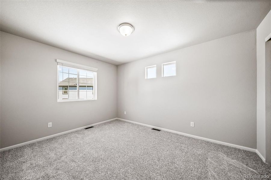 Spacious, unfurnished interior of a new home in , Aurora (Image 23).
