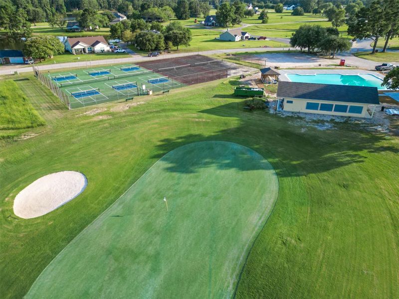 Community amenities in , Trinity (Image 26).