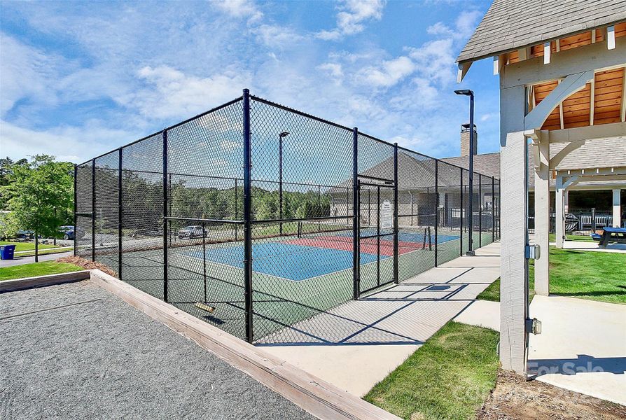 Community amenities in , Mint Hill (Image 41).